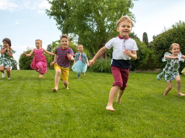 Ideias de brinquedos para brincar ao ar livre