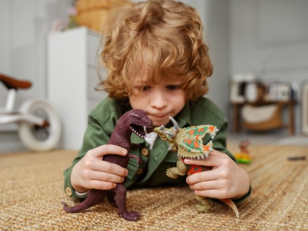 Como trabalhar com dinossauros na educação infantil? A Trends Brinquedos responde